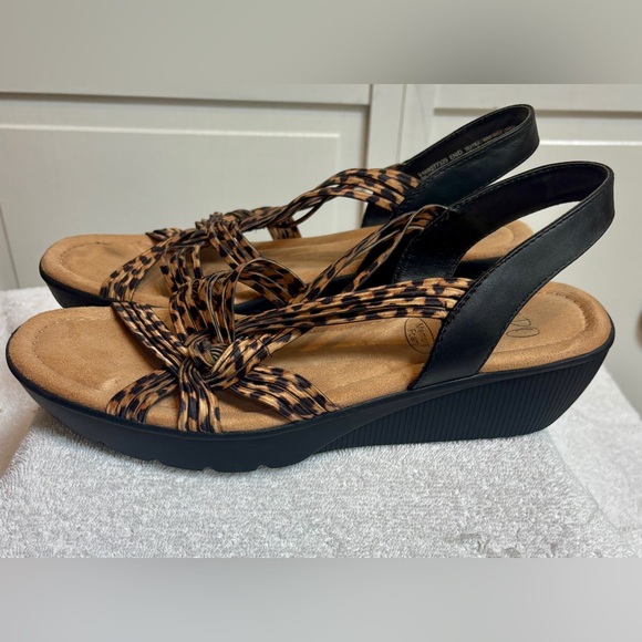 Impo Stretch Leopard Print Sandals | Size 8.5 | Memory Foam - Picture 2 of 7
